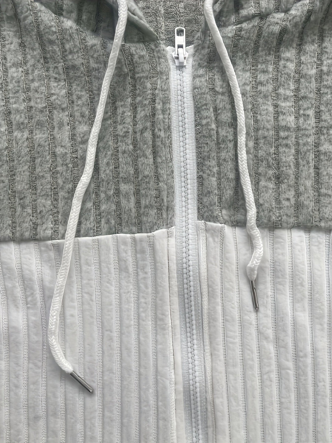 Cecilia | Textured color-Block Hooded Jacket