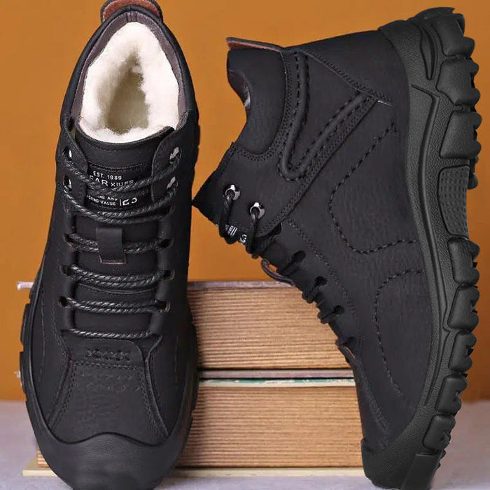 Men's Insulated High-Top Hiking Boots with Lace-Up